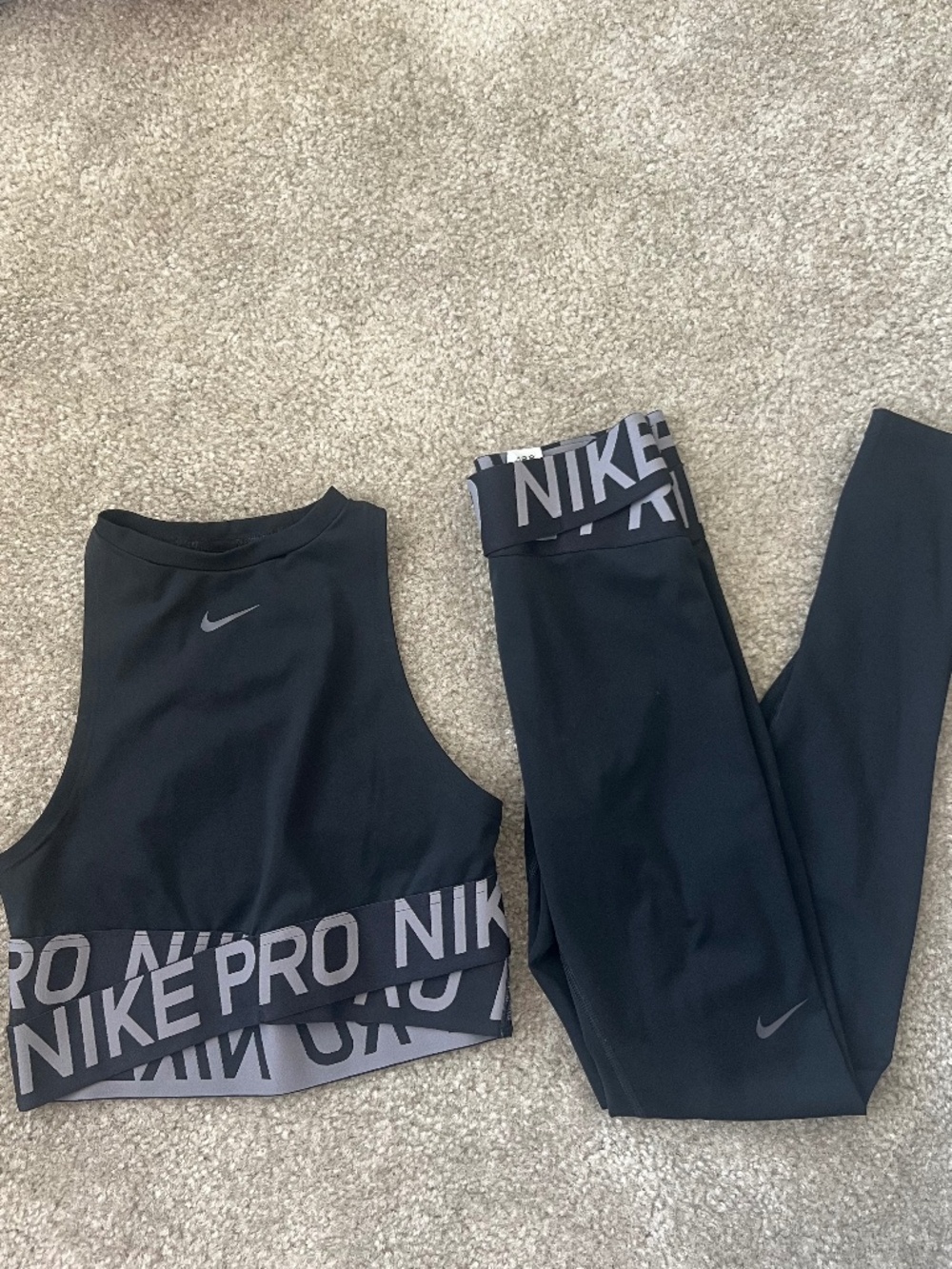 Nike Dri Fit Top/Leggings Set